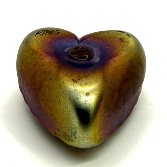 Robert Held Art Glass Iridescent Gold Purple Heart Hand Blown Paperweight Signed - Picture 5 of 6